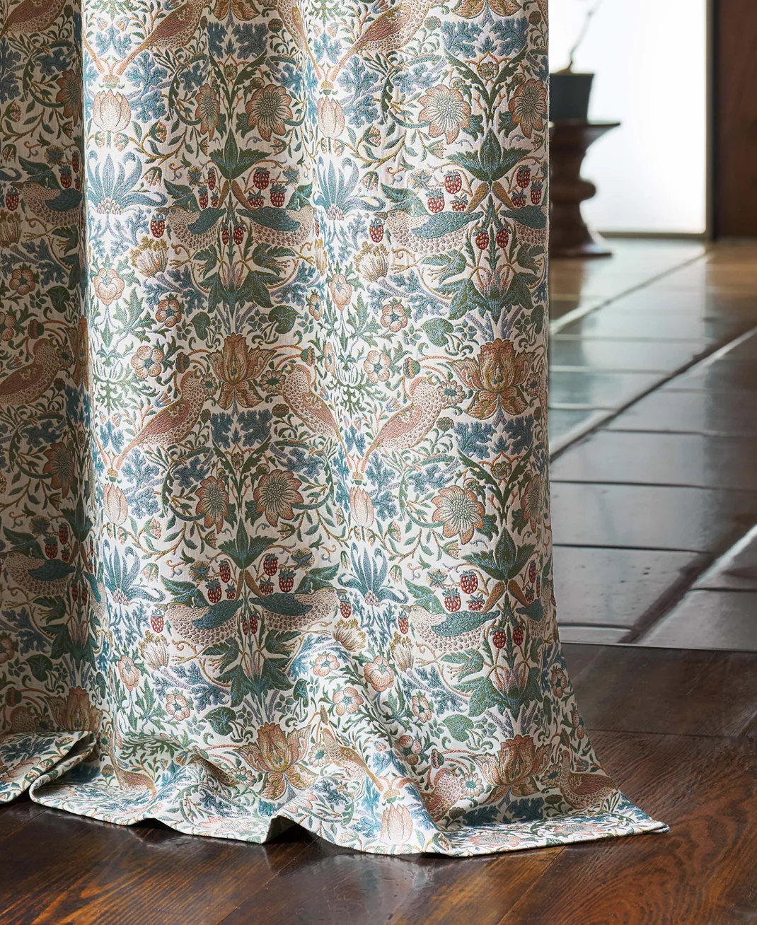 イチゴドロボウ | story | Morris Design Studio（モリスデザイン