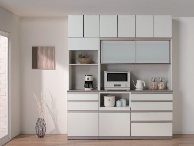 綾野製作所のテレビボード、食器棚を激安価格で大奉仕