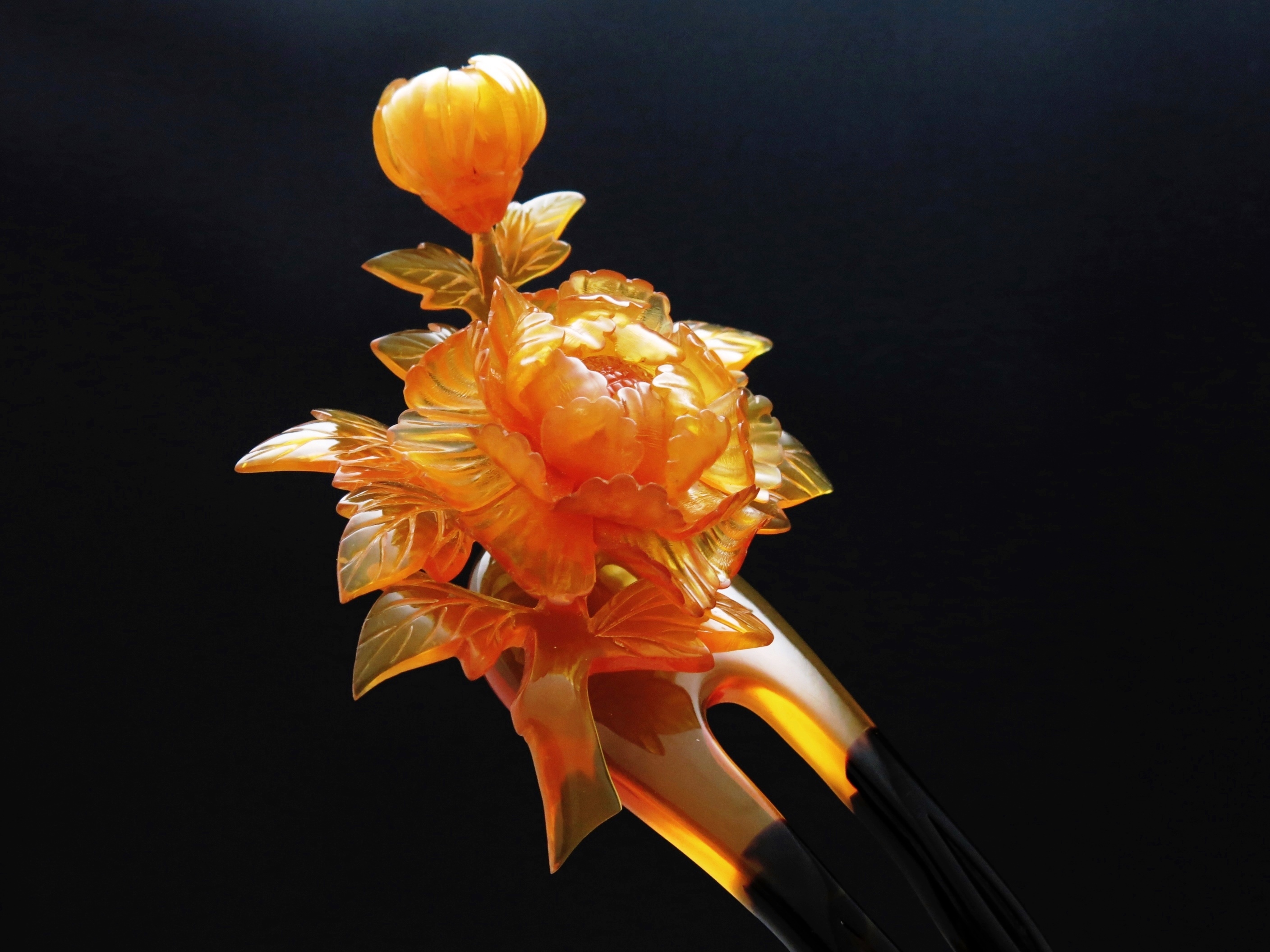 白べっ甲牡丹飾り簪2019｜日本の古き良き伝統技の復刻、振袖、色打