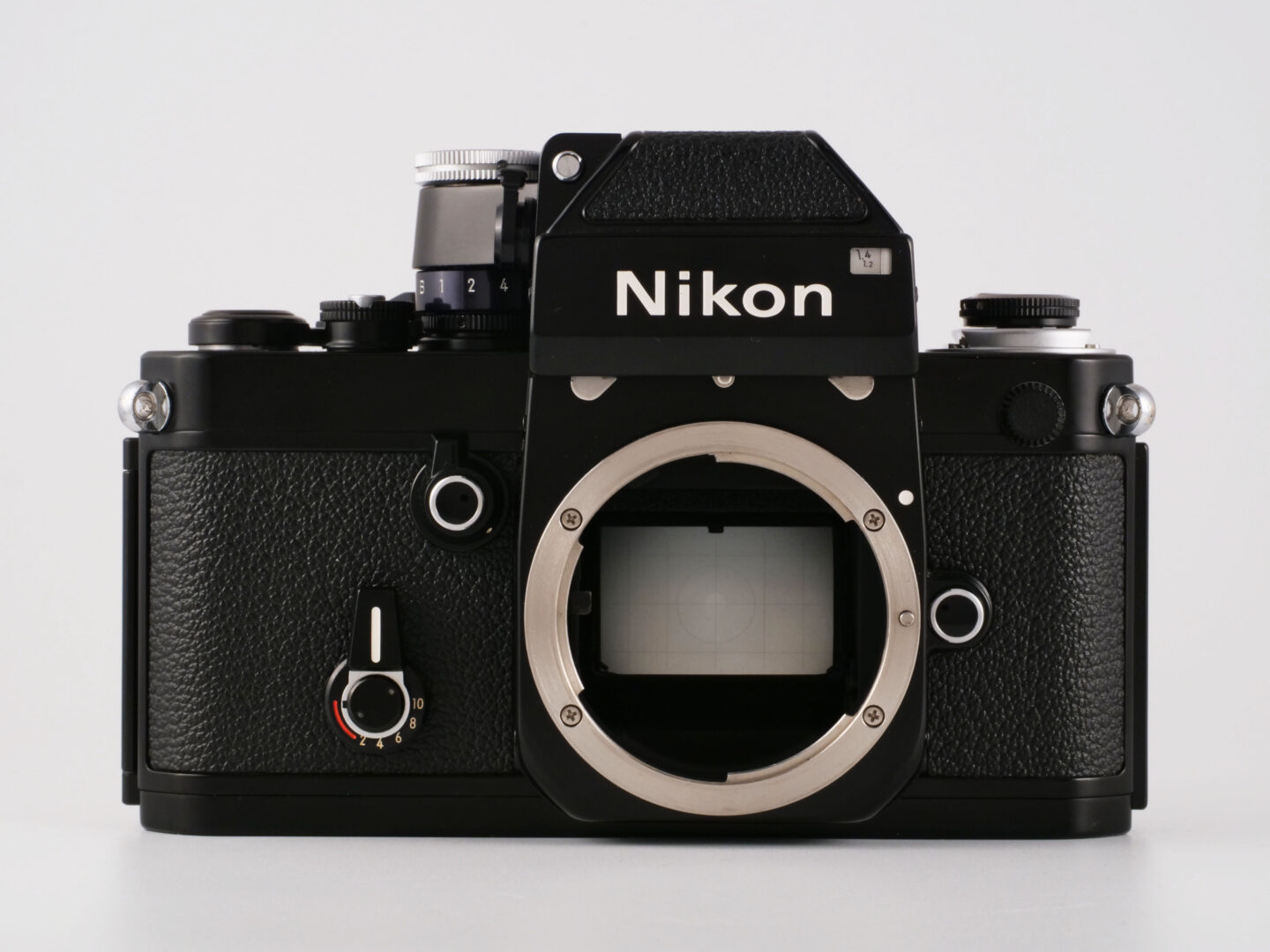 映画の中の、あのカメラ｜11 地雷を踏んだらサヨウナラ(1999) ニコンF2