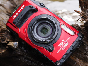 OM SYSTEM Tough TG-7 RED レッド | コンパクトデジタルカメラ