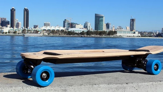 リモコンなしで乗れる電動スケートボード ZBoard 2(ゼットボード2