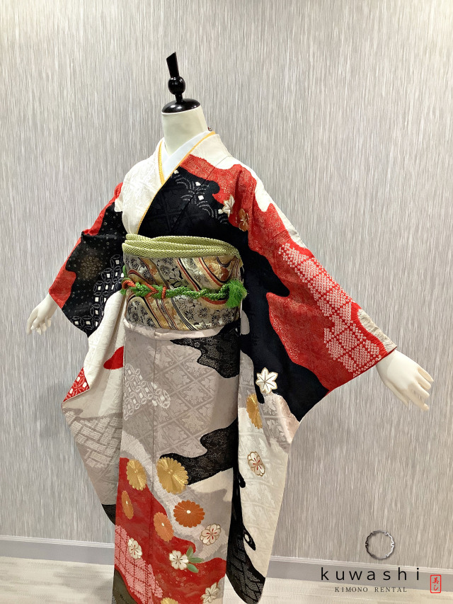 正絹振袖レンタル】 80017 ノーブルホワイト赤黒絞り金駒刺繍正絹