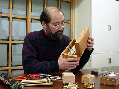 熊野聡紹介 ｜熊野洞では音にこだわったオルゴールを制作しております