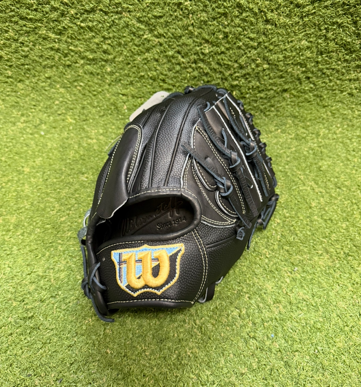 Wilson ウイルソン 硬式投手用グラブ 33型 刺繍入り 野球用品の販売