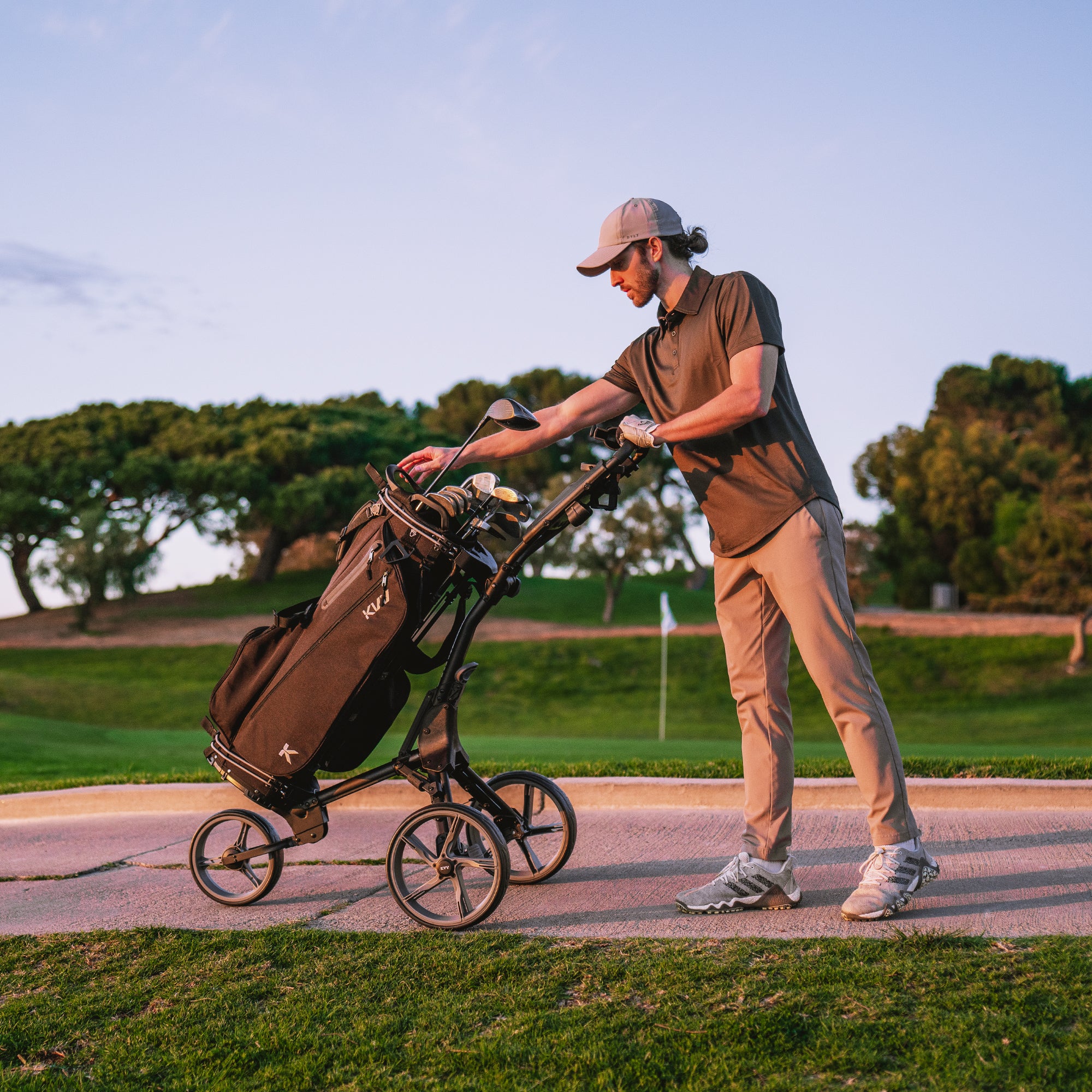 ☆未使用 KVV ゴルフカート GL307 ウルトラライト3輪ゴルフカート KVV