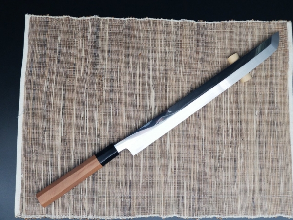 郷右馬允義弘 水焼本焼 富士掛かり月 先丸蛸引330mm 一位八角柄/朴鞘