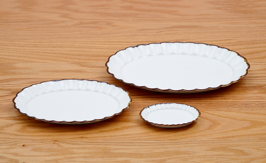 渕サビ白マット菊割オーバル皿（3サイズ）［皓洋窯］菊型で上品さを