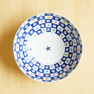 有田焼 皓洋窯 「染錦市松小花紋盛鉢」食卓を彩り、心に花を咲かせる器