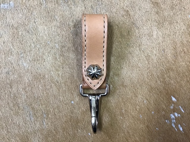 革工房ホークフェザーズ / ベルトループホルダーB1/フラワーアポロコンチョ