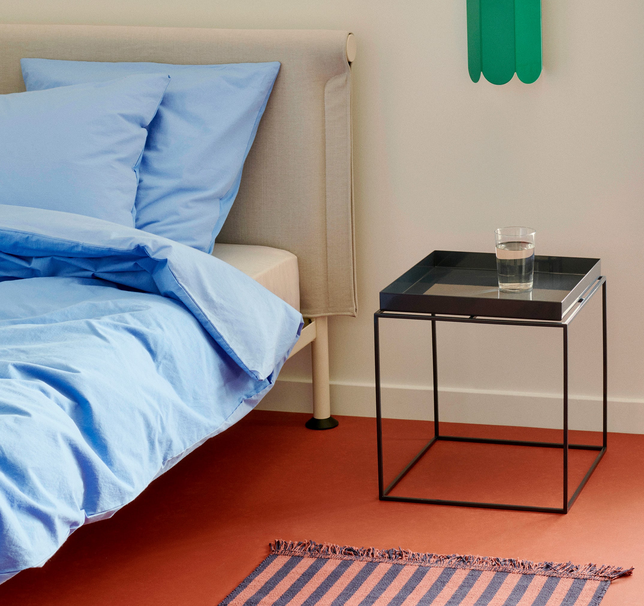 TRAY TABLE M / L40 x W40 x H44 - テーブル | 【公式】HAYオンライン