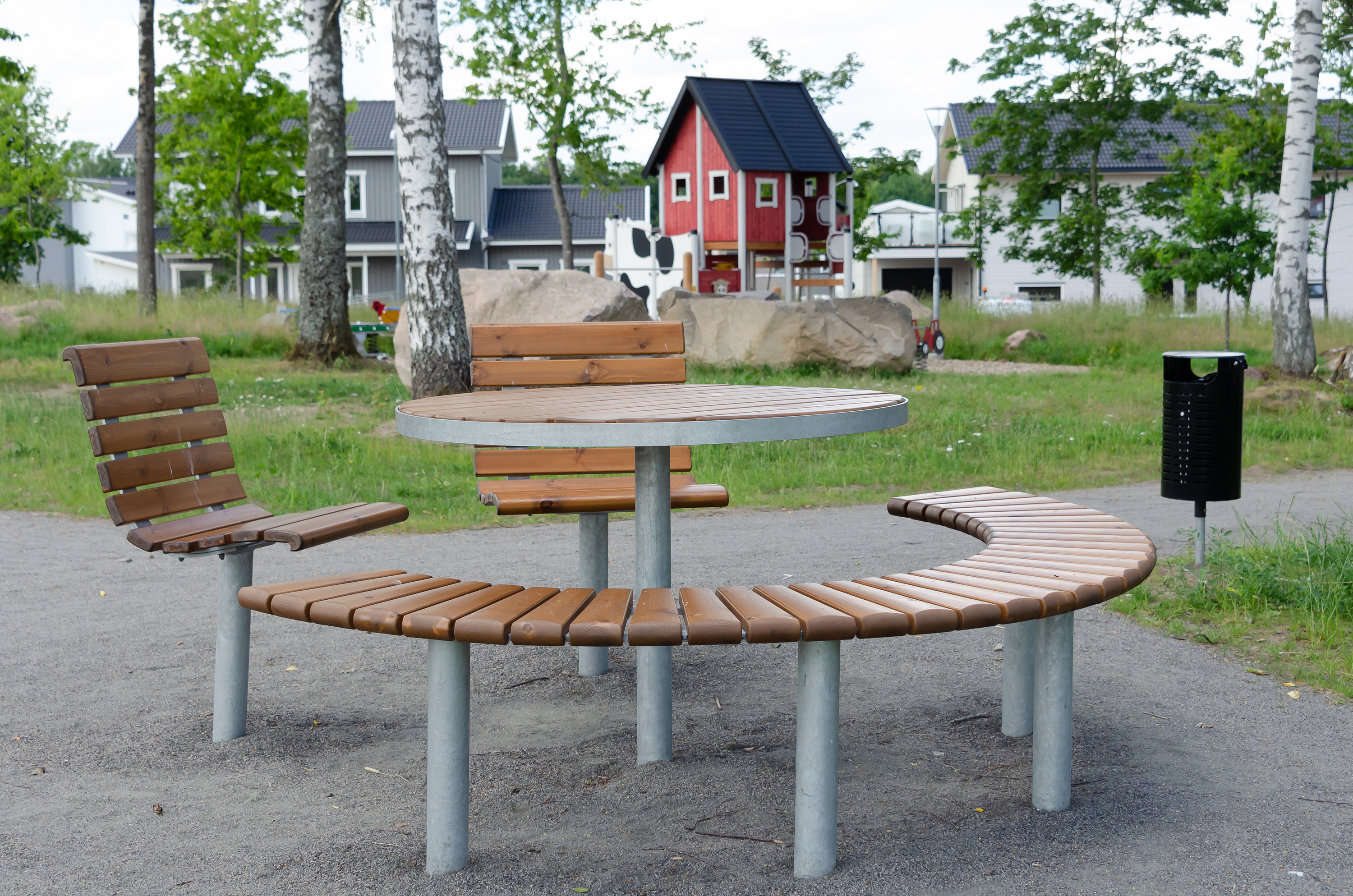 曲がったベンチ 90° ソフィエロ | HAGS