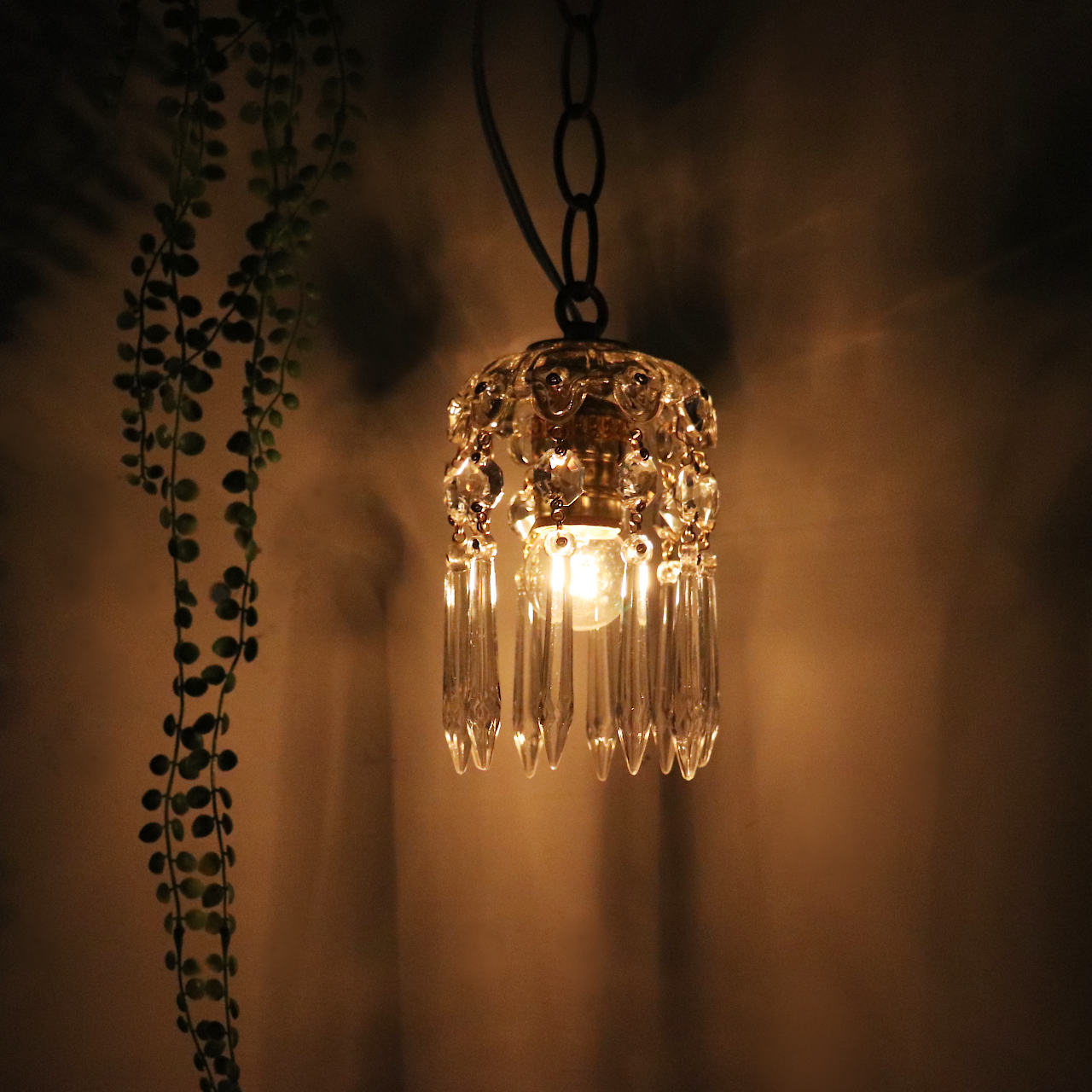 ヴィンテージミニシャンデリアペンダントライトガラス製アロープリズム