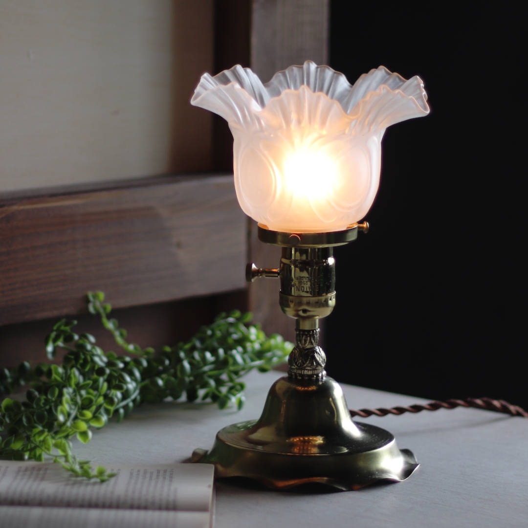アンティーク卓上照明｜USAヴィンテージフリルガラスシェード真鍮製