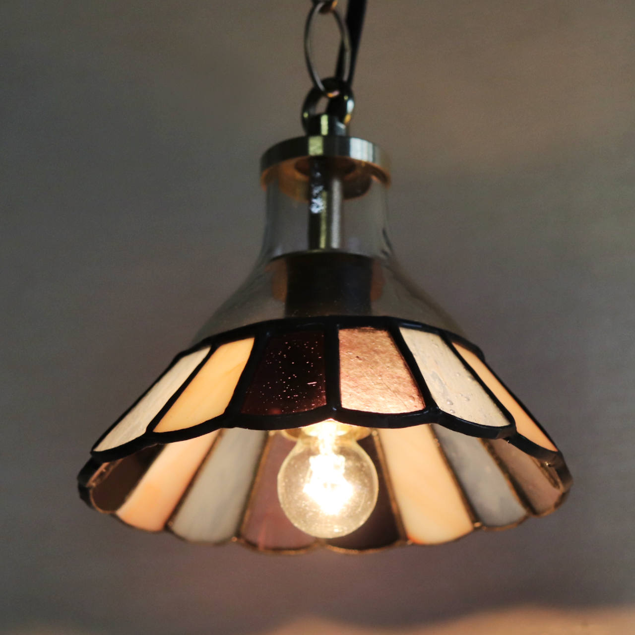 ピンク・紫系】ステンドグラスミニペンダントライト花型｜吊下げ照明