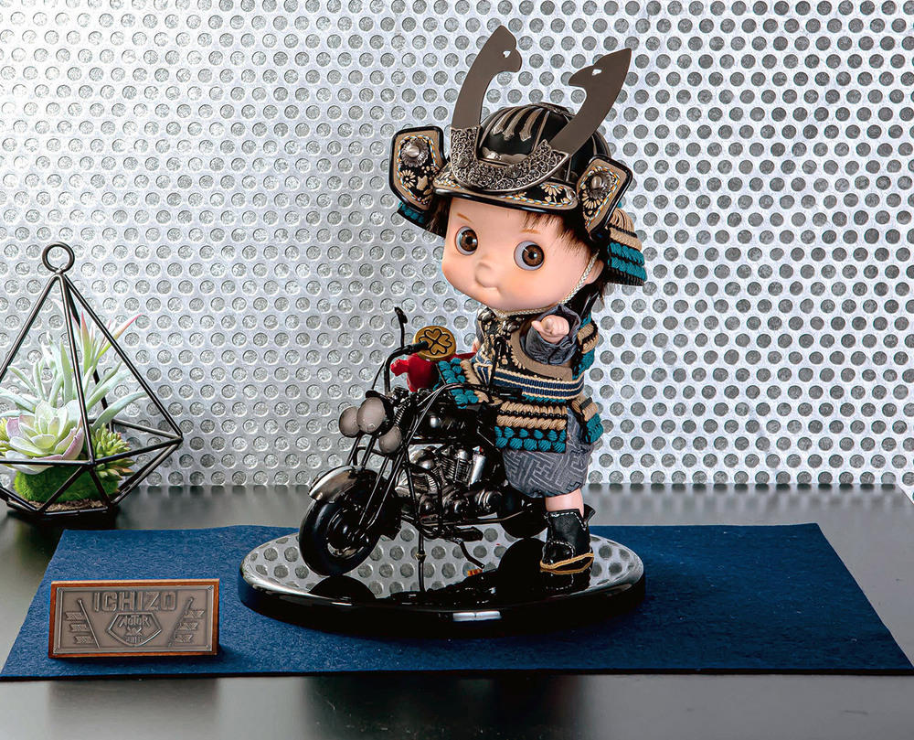 五月人形子供大将平台飾り【P99011】 燻し銀の鍬形とバイクがカッコ