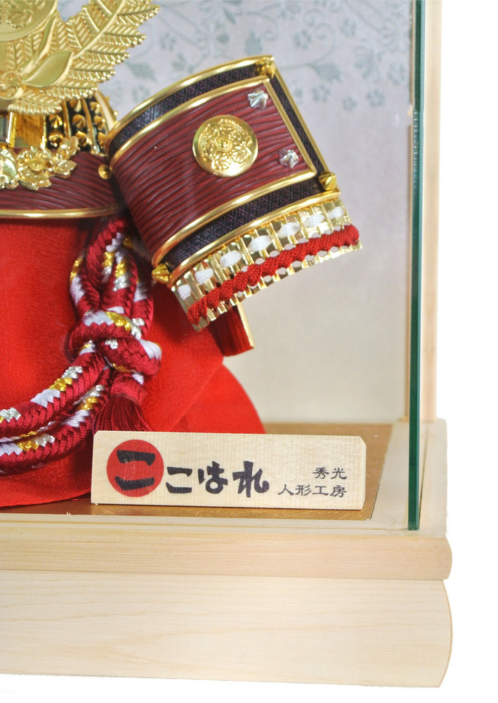 五月人形 ケース飾り【P96205】 迫力ある朱色の兜に高級感ある白木