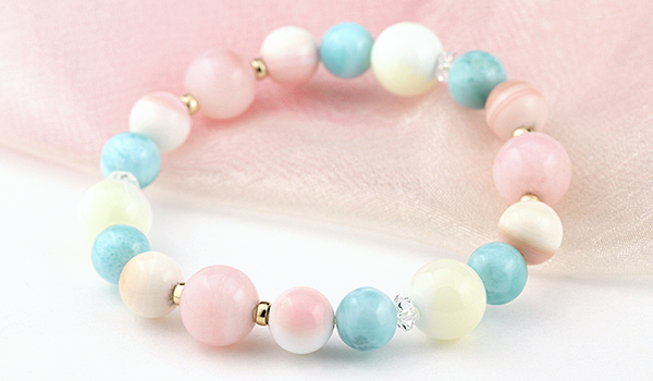 デザインブレス【人魚の宝石】（ピンクオパールAAA・クイーンコンク