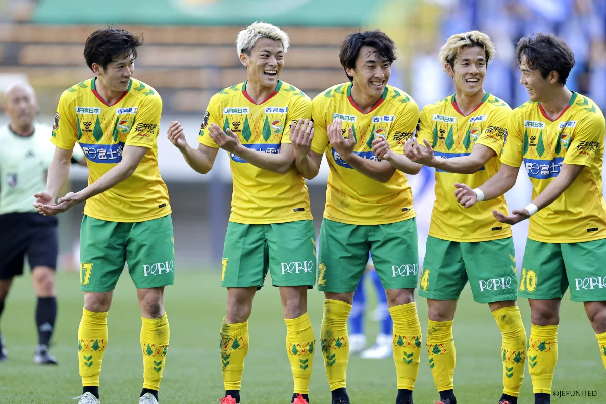 ジェフユナイテッド市原・千葉、2025プラクティスウエア発売！｜hummel