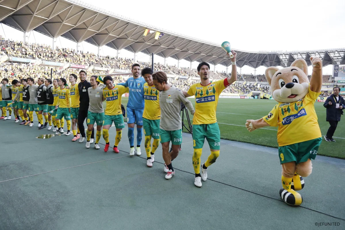 ジェフユナイテッド市原・千葉、2025プラクティスウエア発売！｜hummel