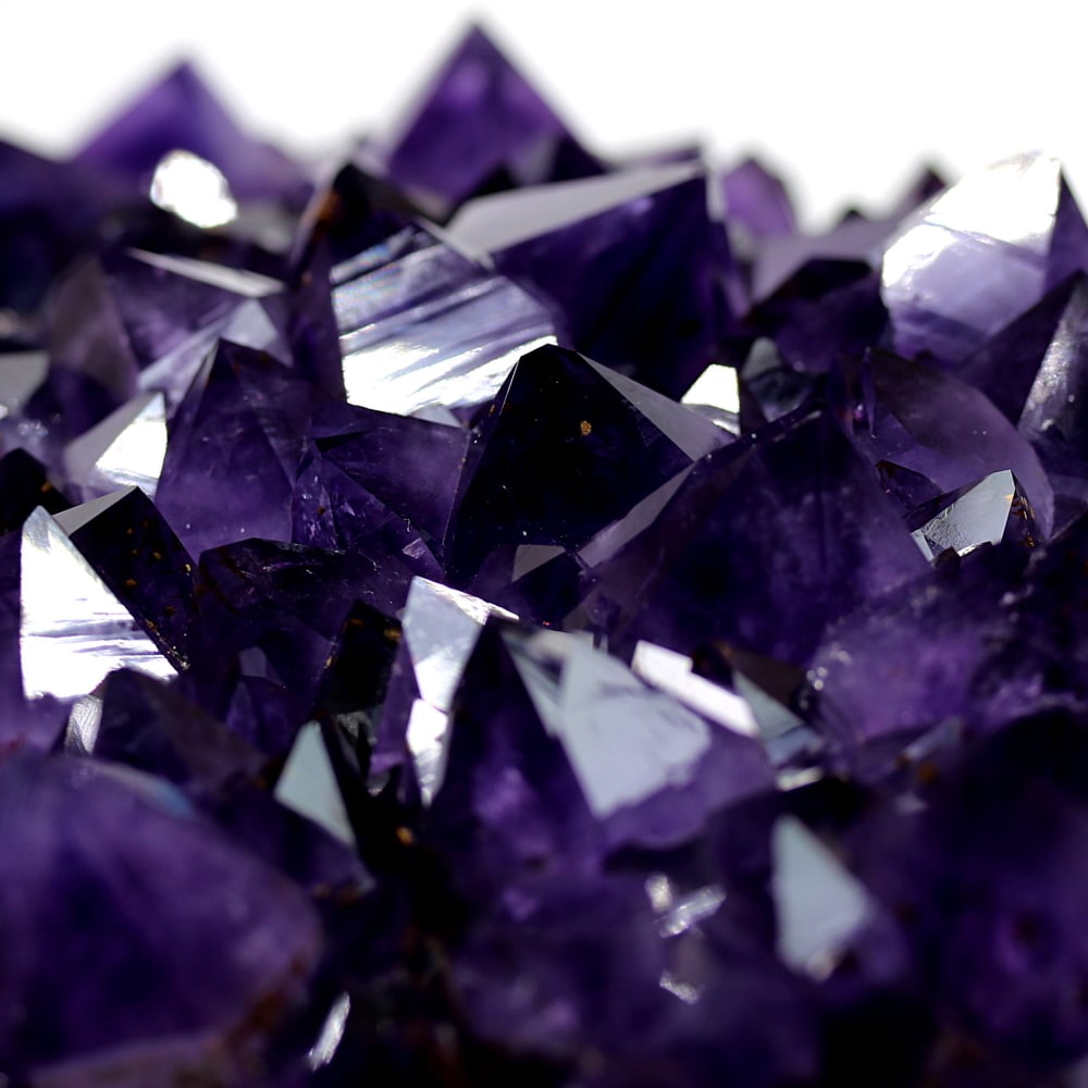 高品質]ブラジル産アメジストクラスター/ゲーサイトインクルージョン