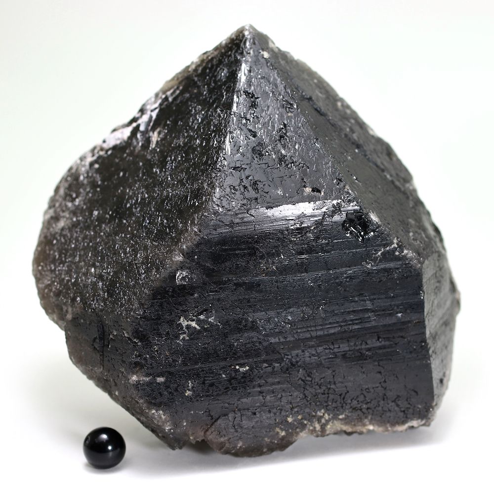 ブラジル産モリオン原石/天然黒水晶（中型743g/ナチュラルポイント