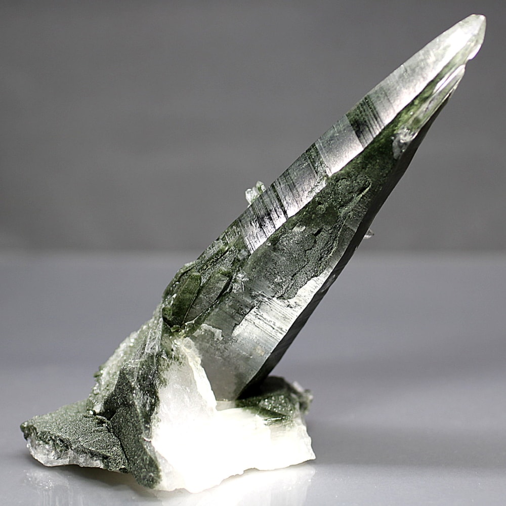 ガネッシュヒマール/ラパ産]ヒマラヤ水晶クラスター/原石（全長132mm