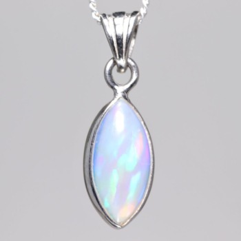 エチオピアオパールペンダントトップ（シルバー925・オーバル） - 埼玉