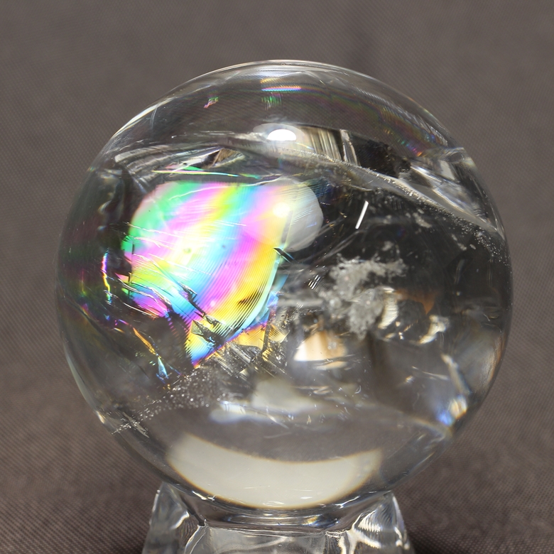 最高品質]レインボー水晶丸玉/アイリスクォーツスフィア（46.5mm