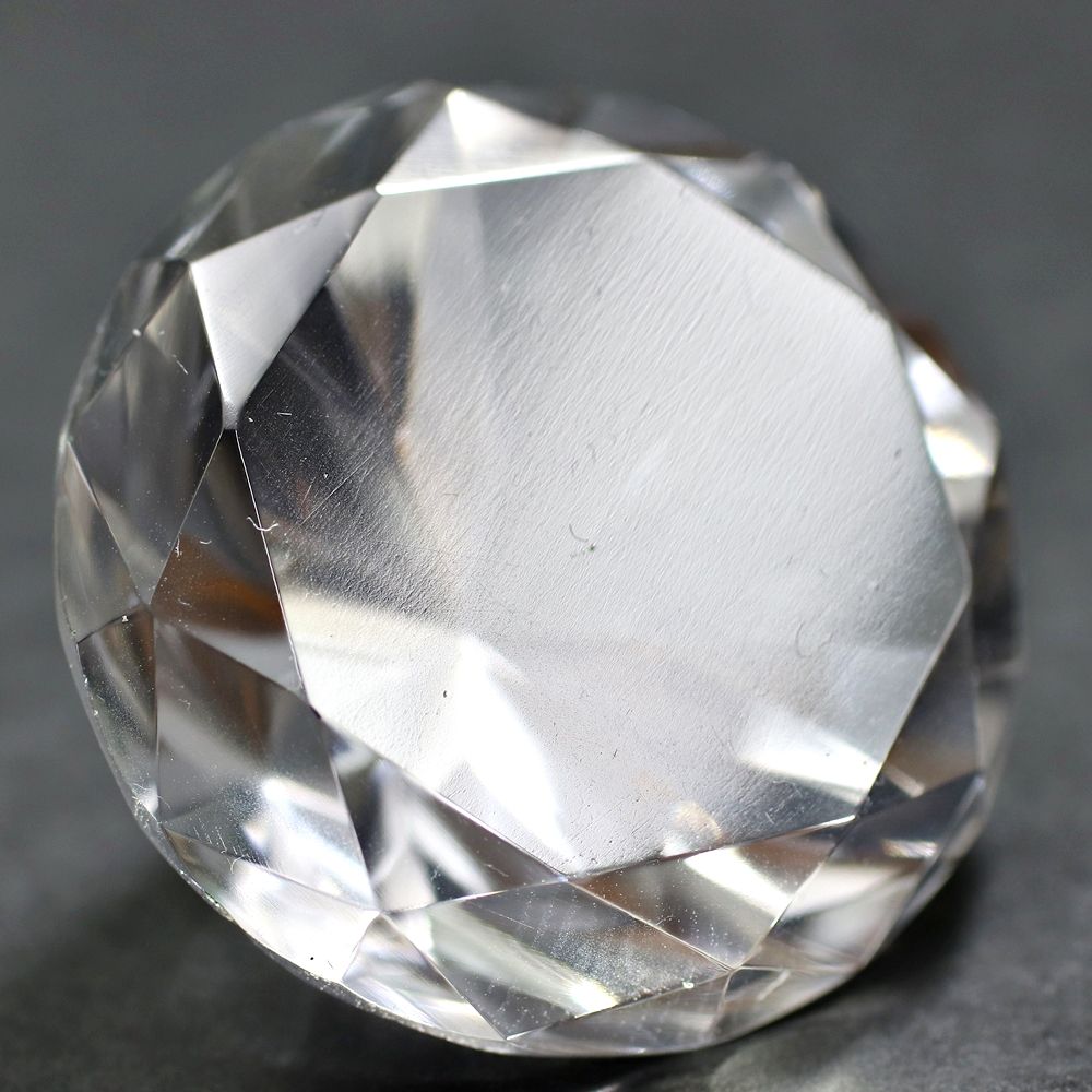 インド/マニハール産]ヒマラヤ水晶ダイヤモンドカット（直径約26.9mm