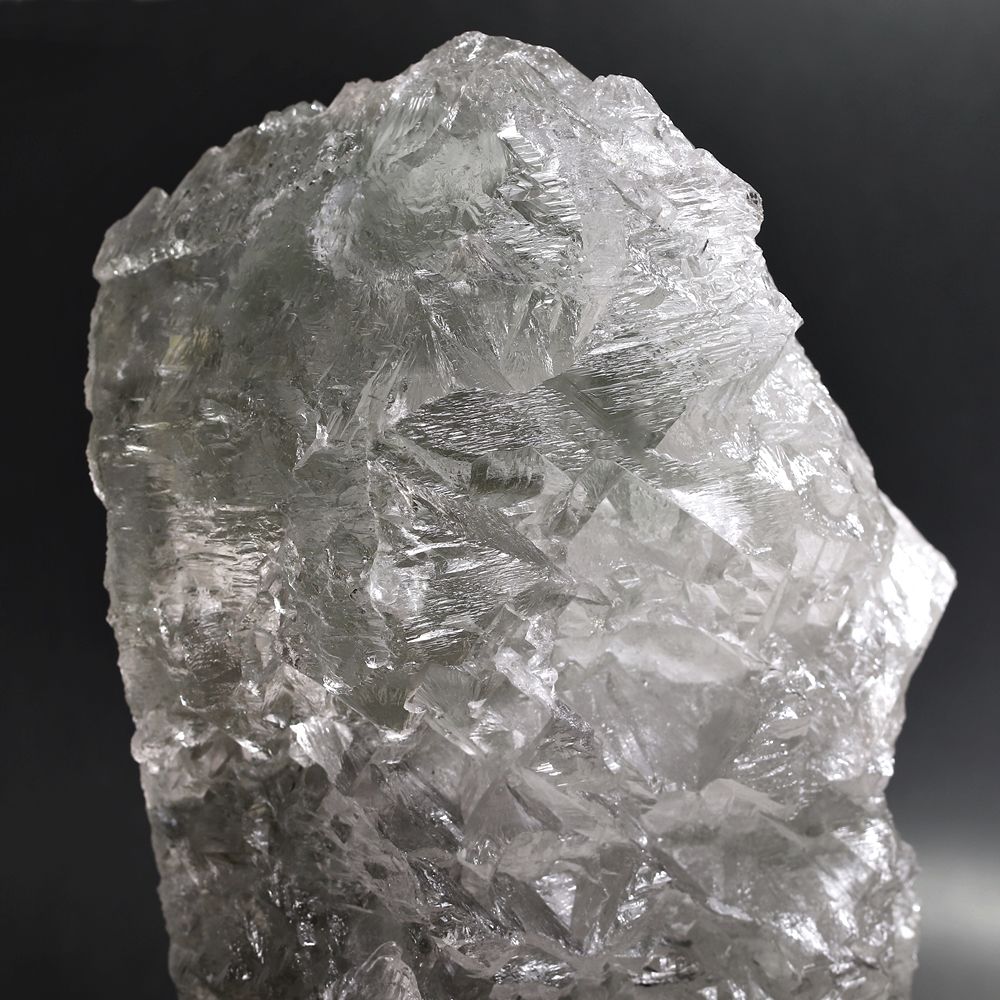 パキスタン/スカルドゥ産ヒマラヤアイスクリスタル/木製台座付属（完全