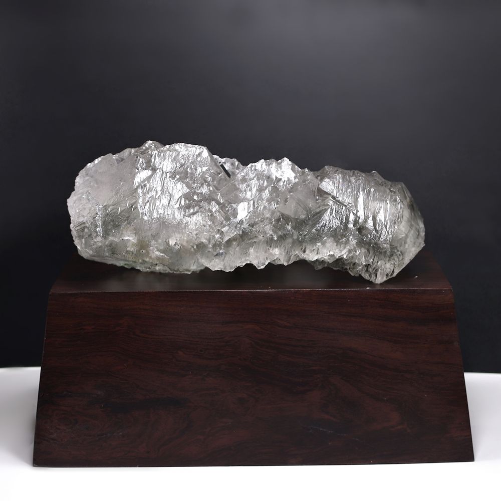 パキスタン/スカルドゥ産ヒマラヤアイスクリスタル/木製台座付属（完全