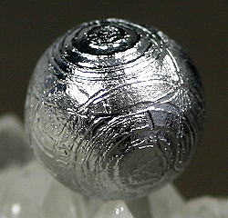 ギベオン隕石1粒売り（12.3mm） - 埼玉県吉川市の天然石専門店・水晶