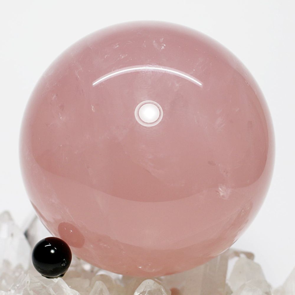 マダガスカル産]ディープローズクォーツ丸玉/スフィア（直径67.7mm・6