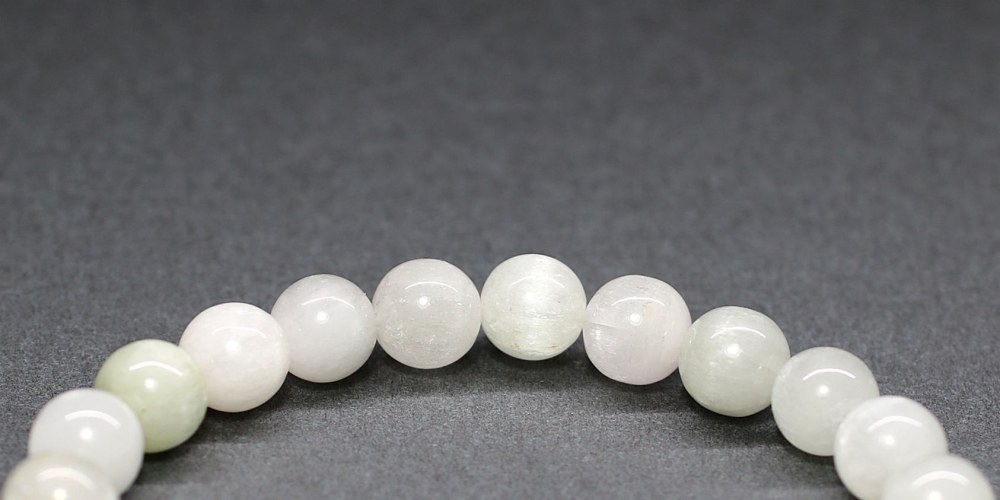 ホワイトクンツァイトキャッツアイブレスレット（約8mm玉） - 埼玉県