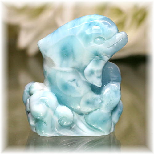 ドミニカ産]ラリマー彫刻イルカ - 埼玉県吉川市の天然石専門店・水晶