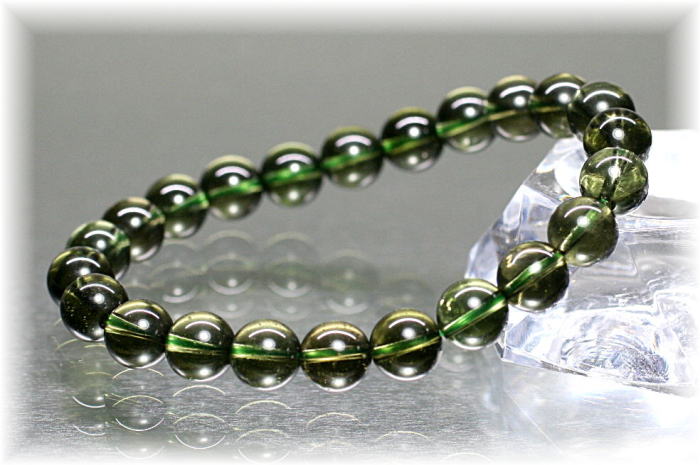 高品質]天然モルダバイトブレスレット（約8mm玉・鑑別書付） - 埼玉県