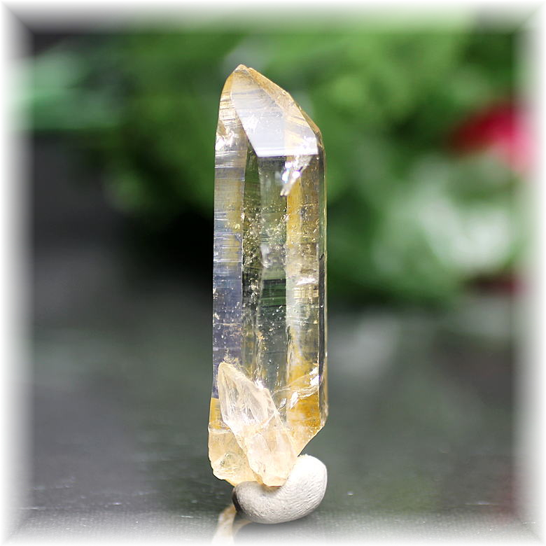 インド/マニハール産]ヒマラヤ水晶原石ナチュラルポイント（ゴールデン