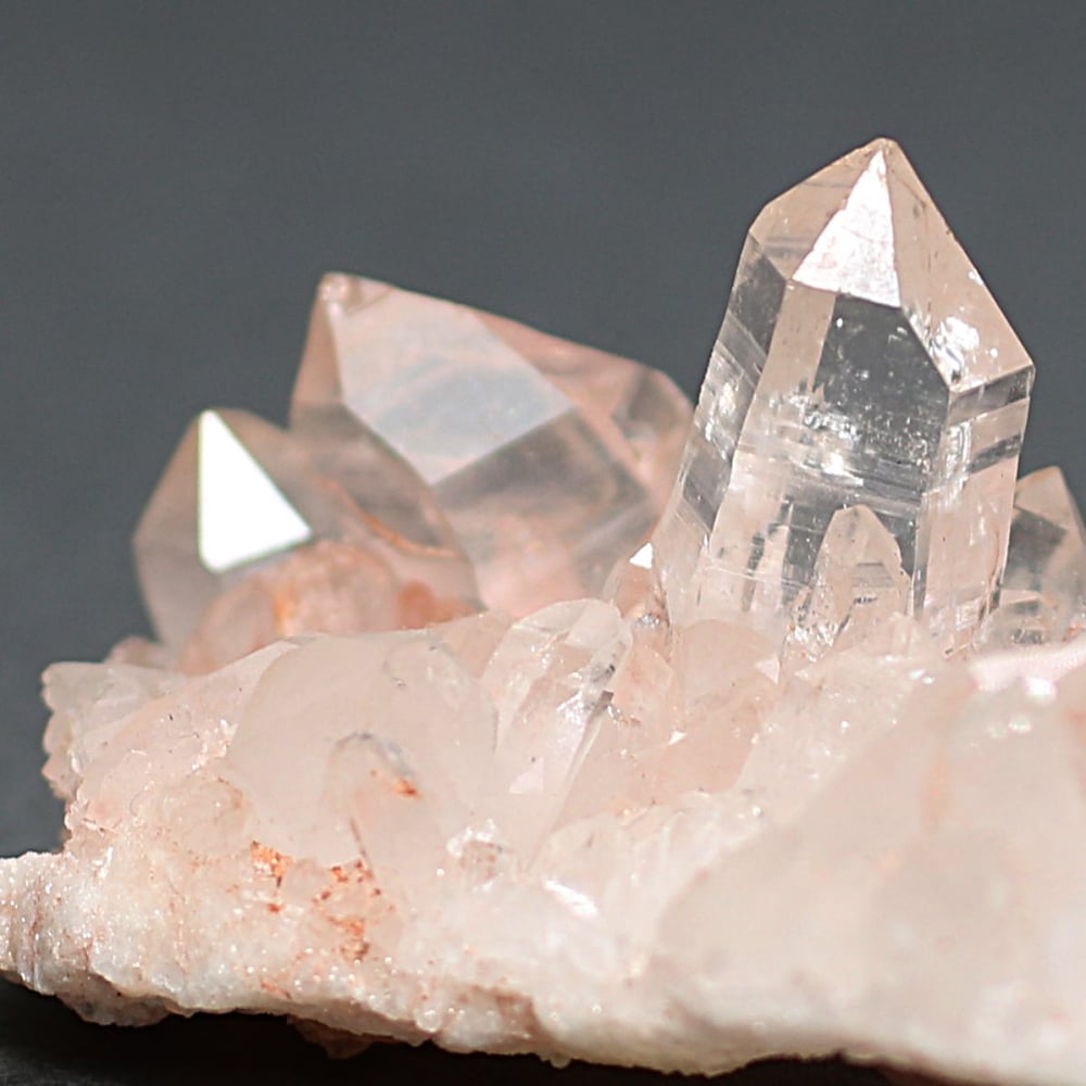 高品質]インド/マニカラン産ヒマラヤ水晶クラスター/原石小さめサイズ