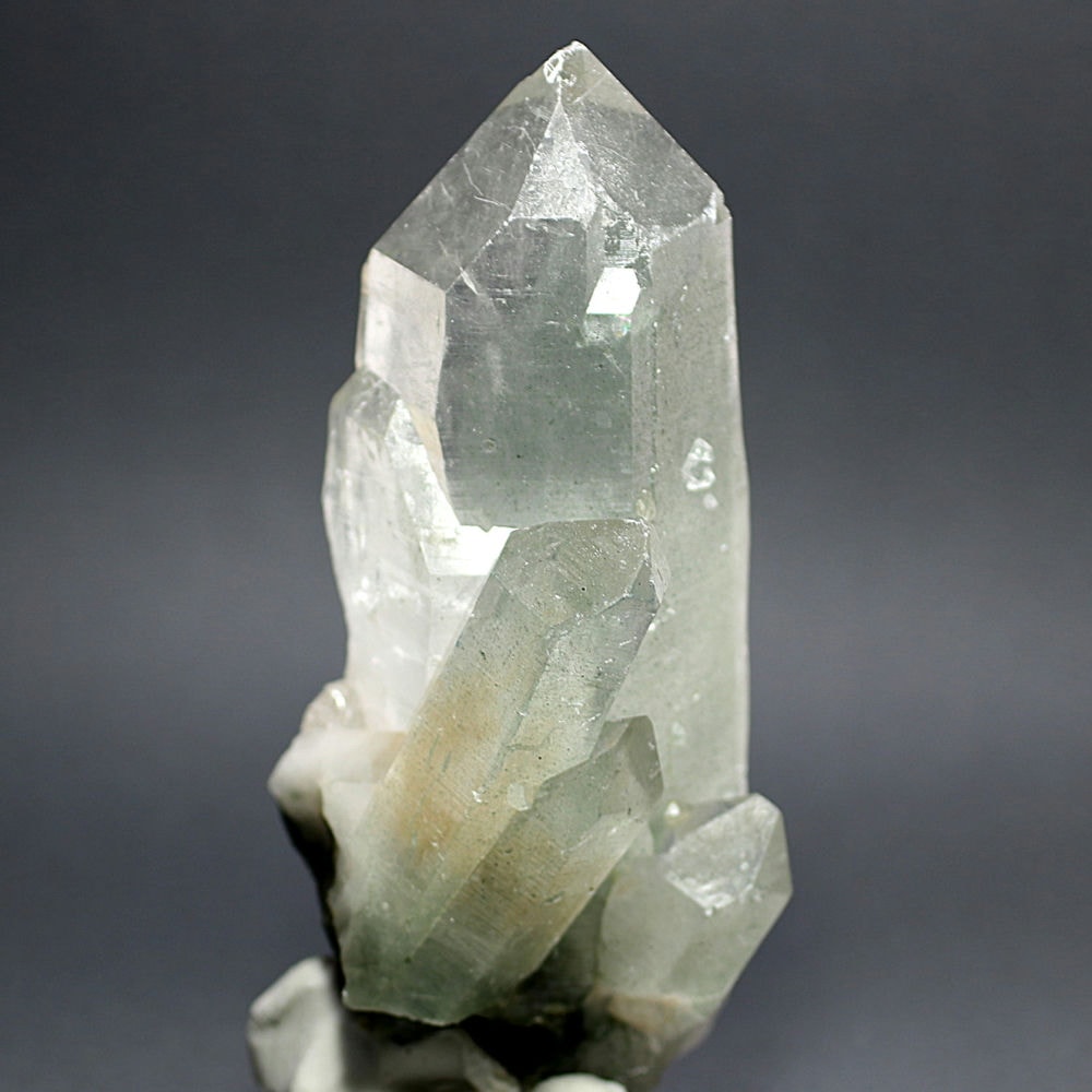 特別価格]インド/マニハール産ヒマラヤ水晶クラスター/グリーン