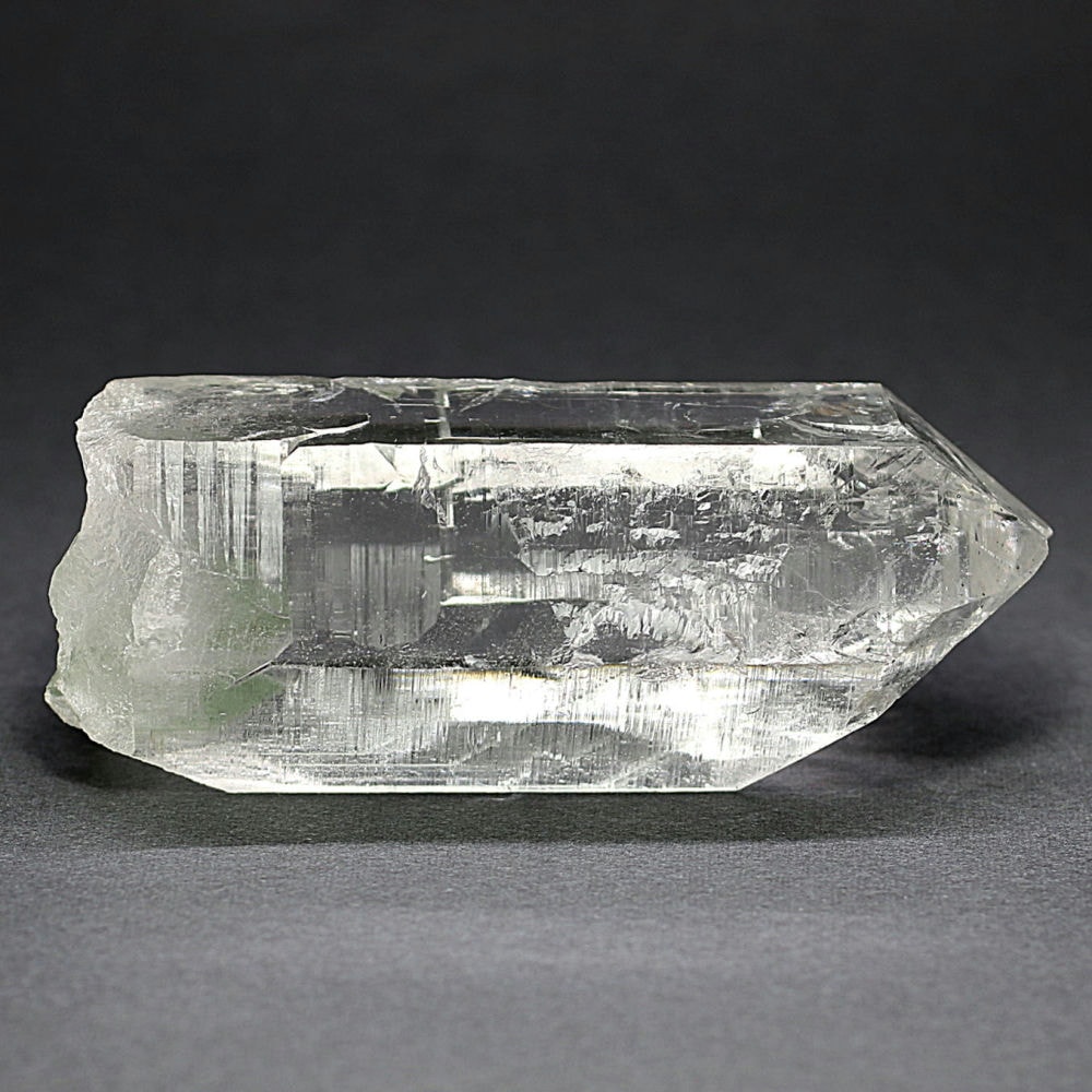 高品質+]インド/マニハール産ヒマラヤ水晶ナチュラルポイント/グリーン