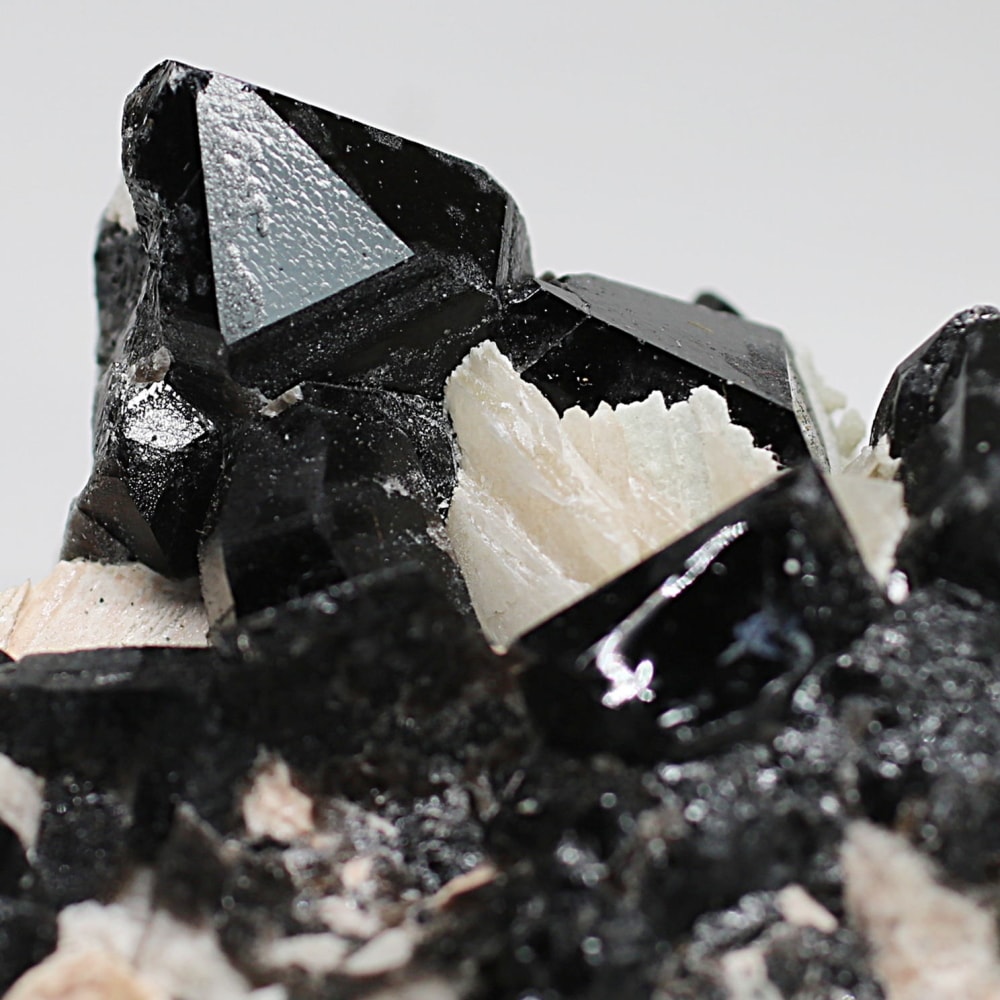 希少・山東省産]天然モリオン原石クラスター（黒水晶/ホワイトカル