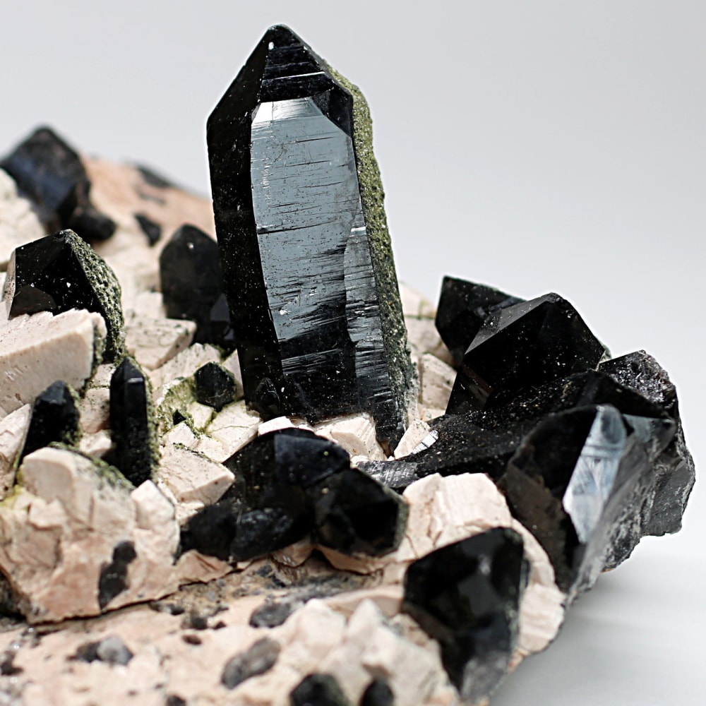 希少・山東省産]天然モリオン原石クラスター（黒水晶/エピドート共生