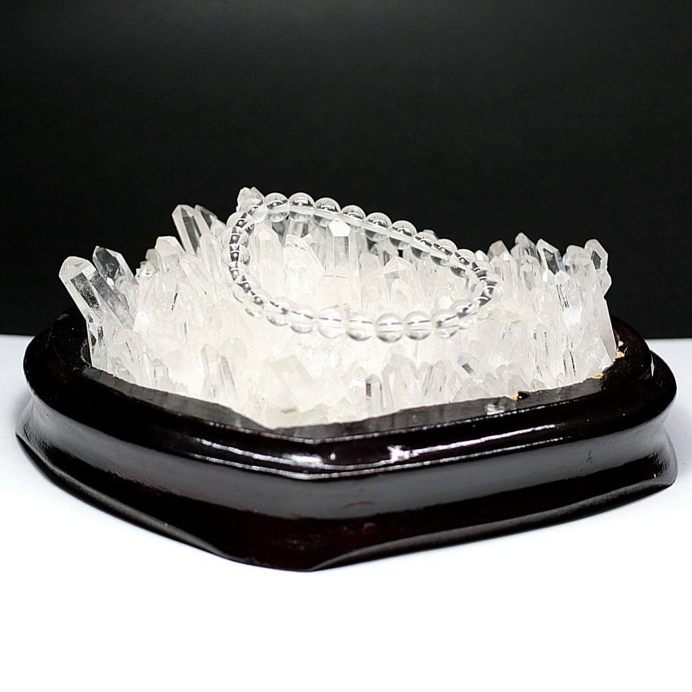 中国/四川省産]水晶クラスター/原石（専用木製台座付） - 埼玉県吉川市