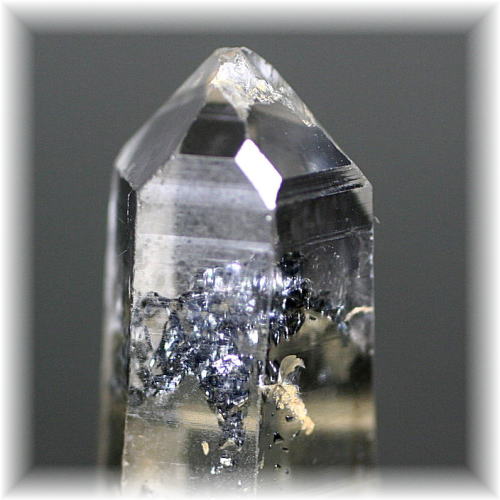 ルーマニア産]スティブナイトインクォーツ原石ナチュラルポイント