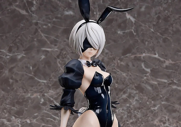 太ももを見ろ！」と言わんばかりのハイレグバニー服！アニメ「ニーア