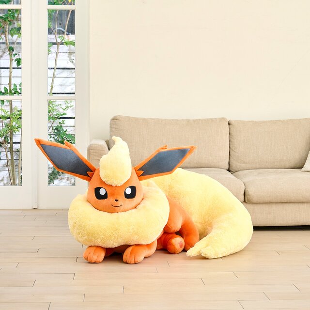 ポケモン』イーブイとその進化形たちの「等身大ぬいぐるみ」が受注販売