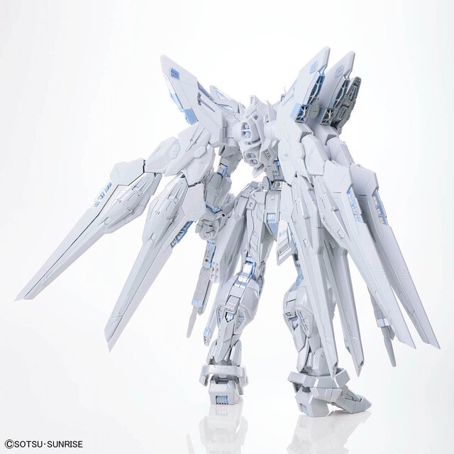 純白が美しいガンプラ「MGEX ストフリ」販売方法公開！ガンダムベース