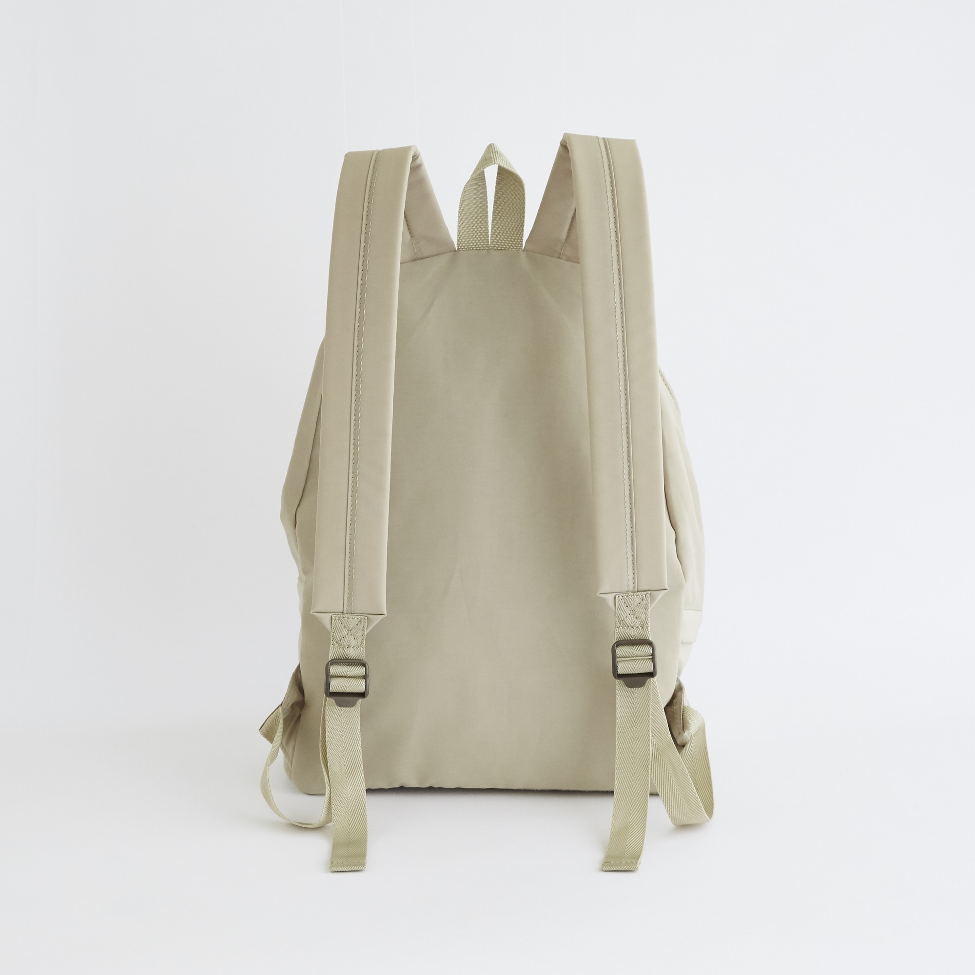 在庫限り】 MASTER&CO カラビナ付きリュック ベージュ｜これまでに販売