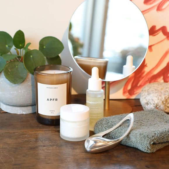 APFR グラスキャンドル WHITE TEA｜キャンドル｜IDEE SHOP Online